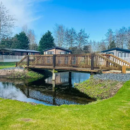 Four Seasons With Hot Tub * Γιορκ