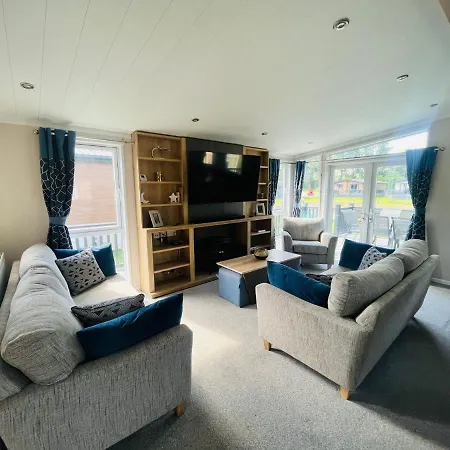 Four Seasons With Hot Tub * Γιορκ