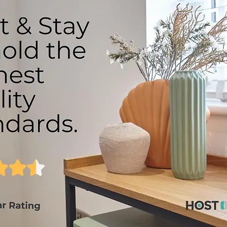 Four Seasons With Hot Tub Дом отдыха