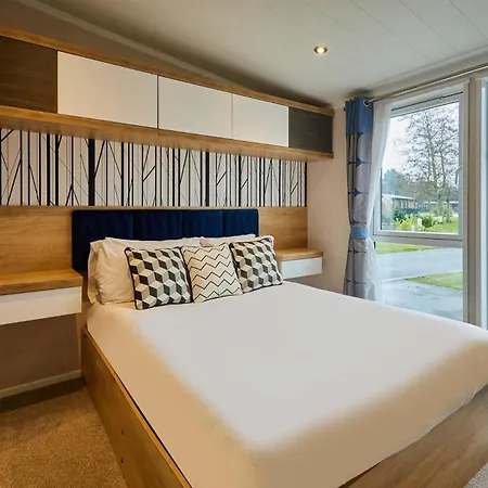 Дом отдыха Four Seasons With Hot Tub *