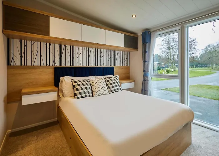 Дом отдыха Four Seasons With Hot Tub *