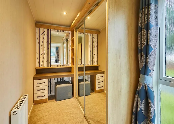 Дом отдыха Four Seasons With Hot Tub *